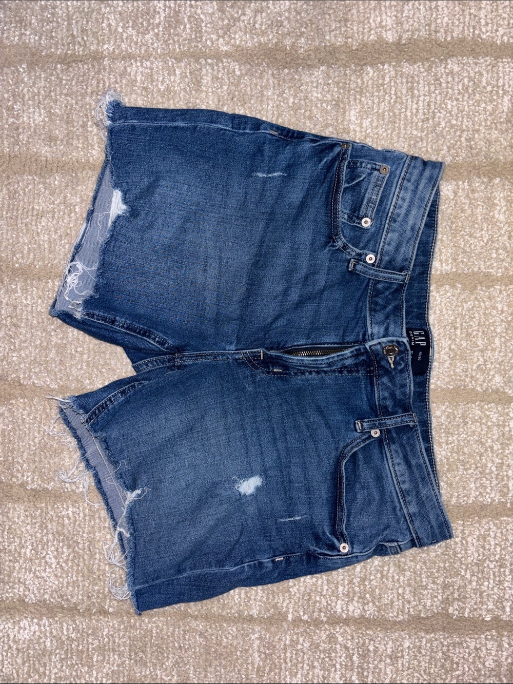 GAP Denim 5 inch Shorts ❤️🤍💙